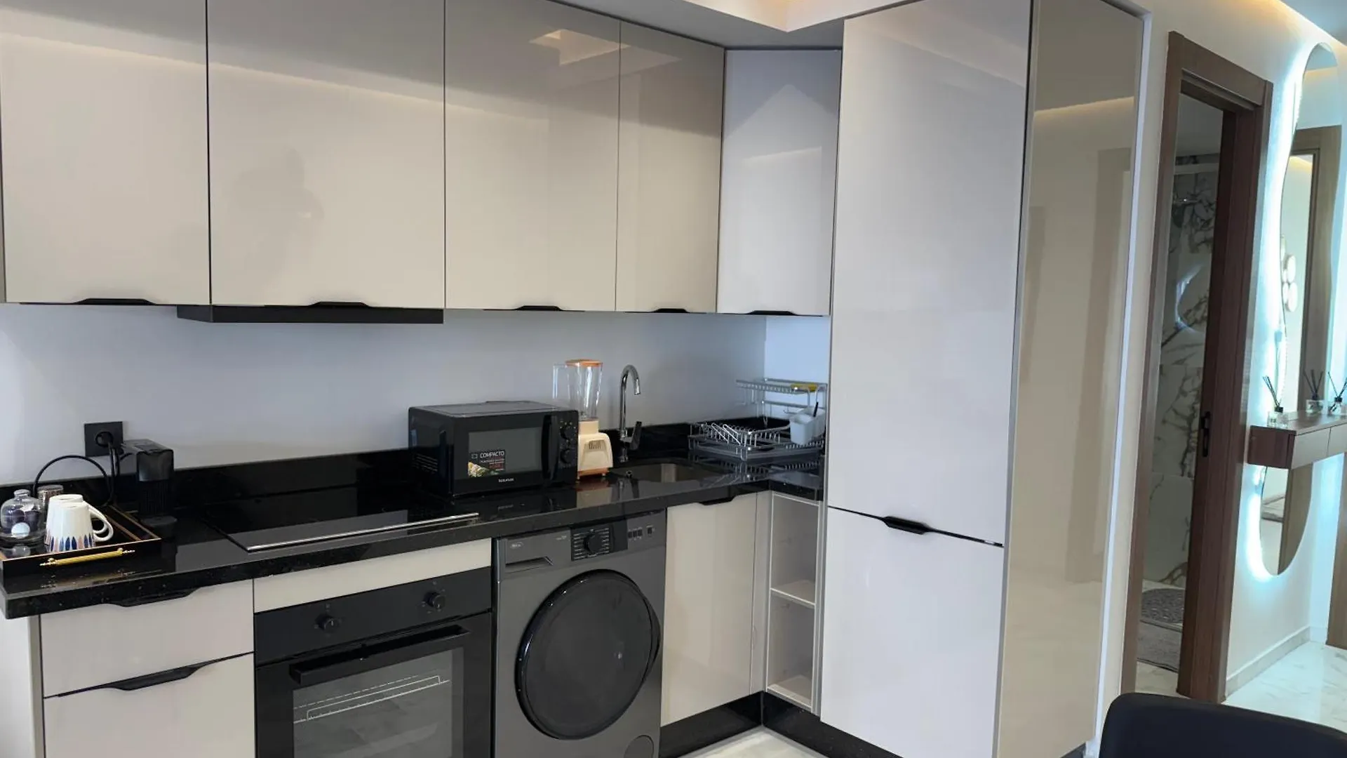Encore Plus Beau Studio Seaview Casablanca 0*,  Marocco